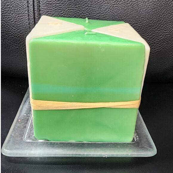 Escentials Green & white Candle on   glass trivet 4 separate Candles Light scent - Picture 2 of 6